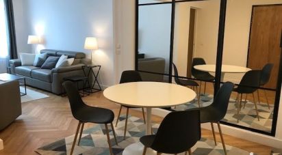 Appartement 3 pièces de 68 m² à Paris (75016)