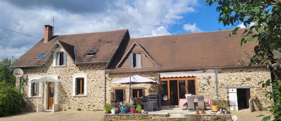 Gîte 13 pièces de 421 m² à Saint-Pardoux-Corbier (19210)