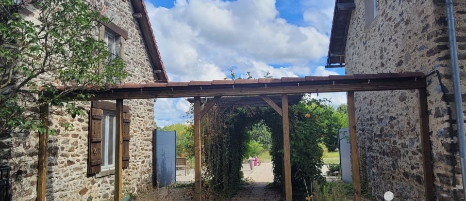 Gîte 13 pièces de 421 m² à Saint-Pardoux-Corbier (19210)