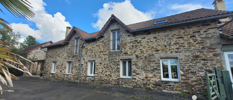 Gîte 13 pièces de 421 m² à Saint-Pardoux-Corbier (19210)