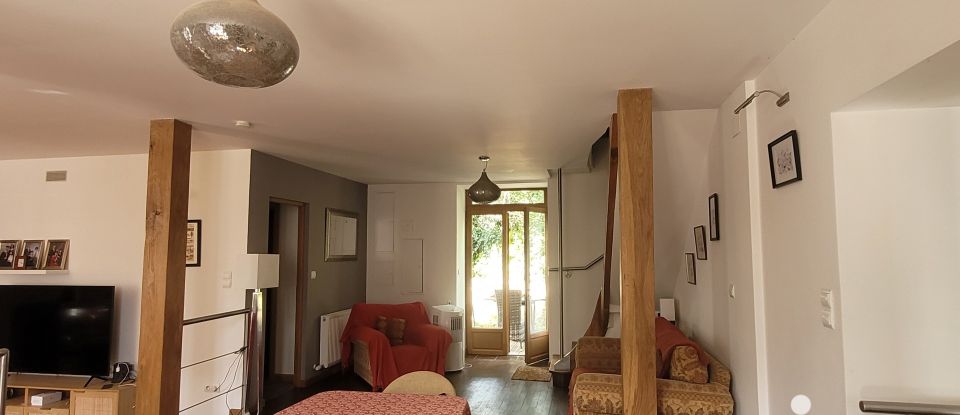 Gîte 13 pièces de 421 m² à Saint-Pardoux-Corbier (19210)