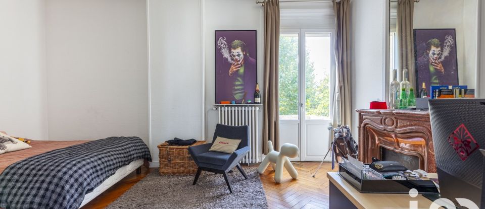 Maison 8 pièces de 325 m² à Talence (33400)