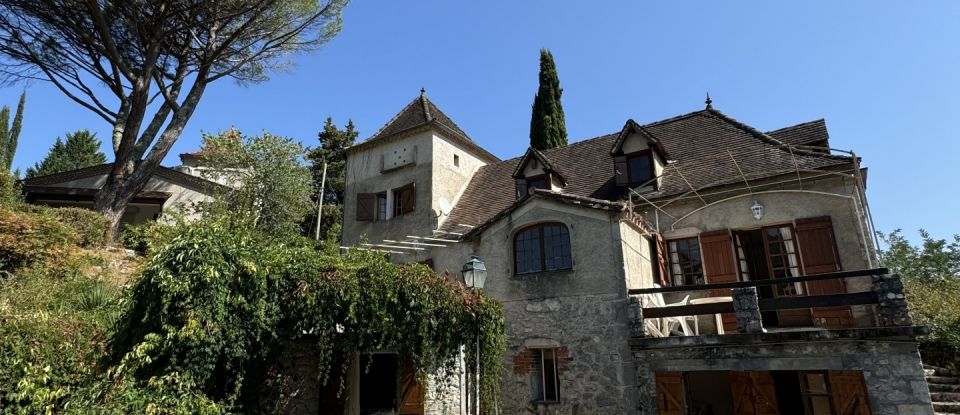 Traditional house 11 rooms of 257 m² in Tour-de-Faure (46330)