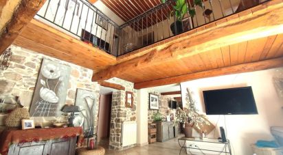 House 4 rooms of 150 m² in Le Muy (83490)