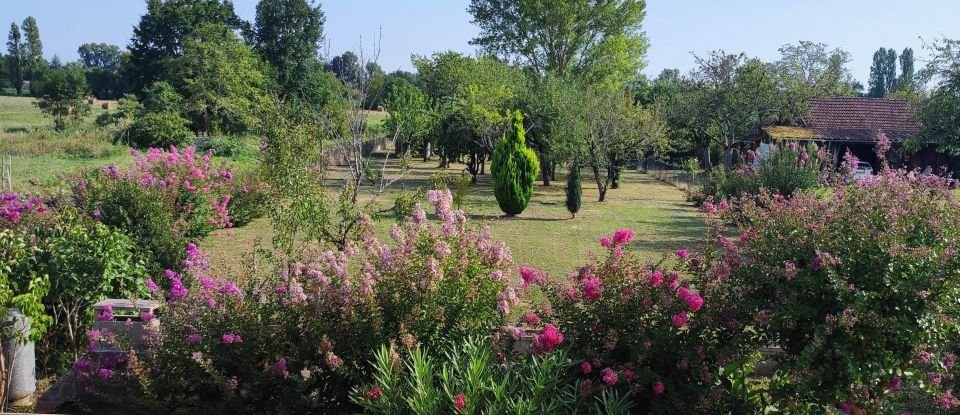 Traditional house 4 rooms of 91 m² in Le Fleix (24130)