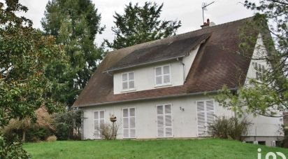 Traditional house 10 rooms of 250 m² in Souligné-sous-Ballon (72290)