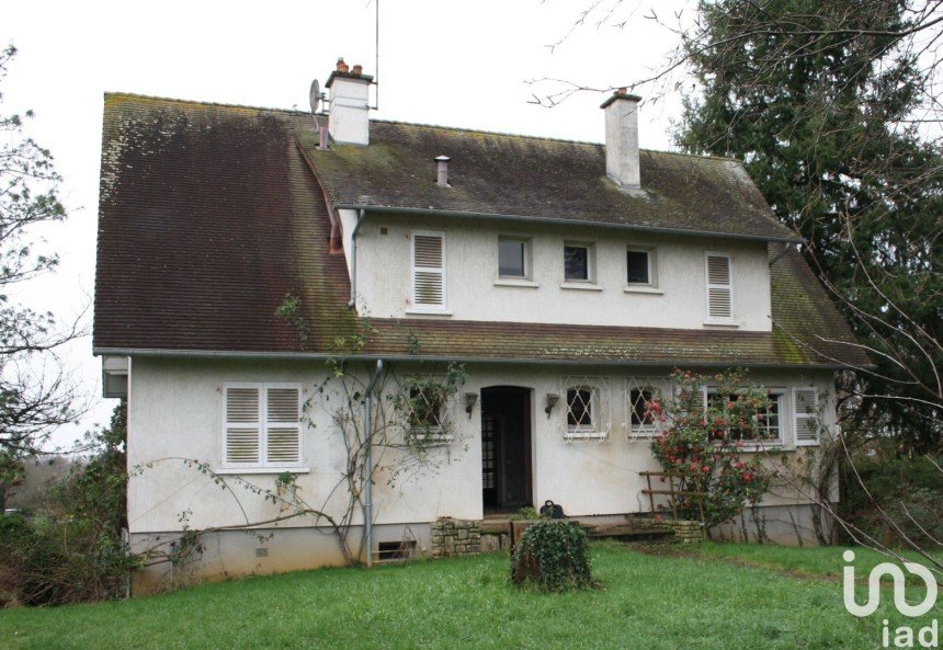 Traditional house 10 rooms of 250 m² in Souligné-sous-Ballon (72290)