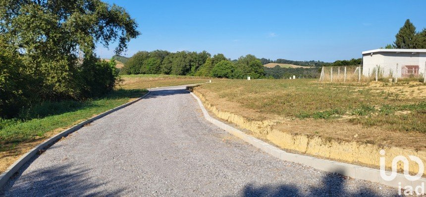 Land of 1,389 m² in Serres-Sainte-Marie (64170)