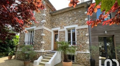 House 7 rooms of 148 m² in Sucy-en-Brie (94370)