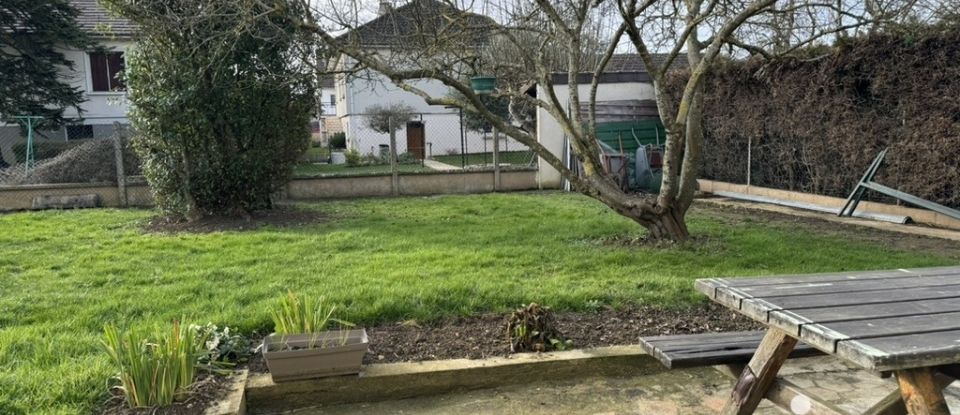 Maison traditionnelle 6 pièces de 120 m² à Varennes-sur-Seine (77130)