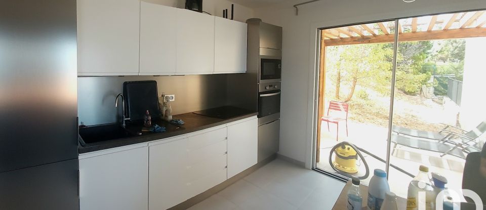 Apartment 3 rooms of 55 m² in Saint-Florent (20217)