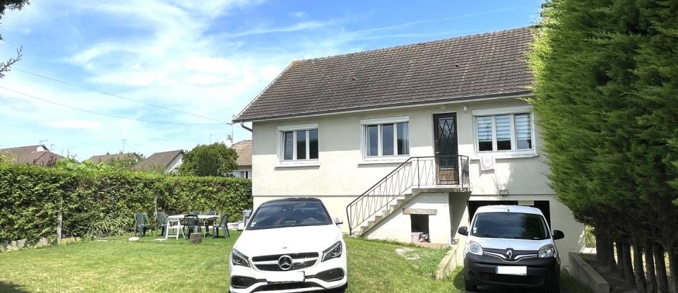 House 5 rooms of 100 m² in Pont-Sainte-Marie (10150)