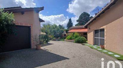 Country home 6 rooms of 221 m² in Castelsarrasin (82100)