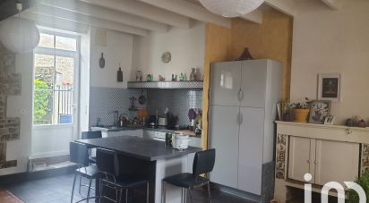 House 6 rooms of 149 m² in Loulay (17330)