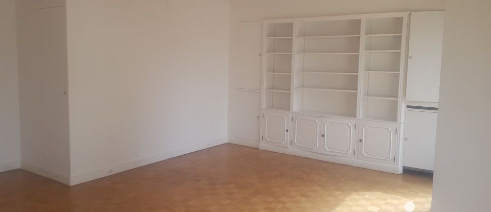 Appartement 5 pièces de 102 m² à Paris (75016)