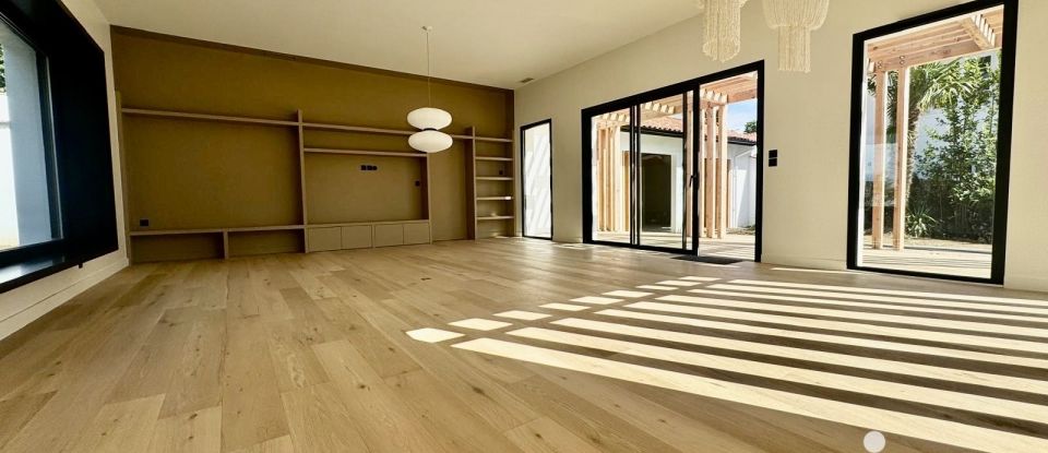 Maison 7 pièces de 250 m² à Anglet (64600)