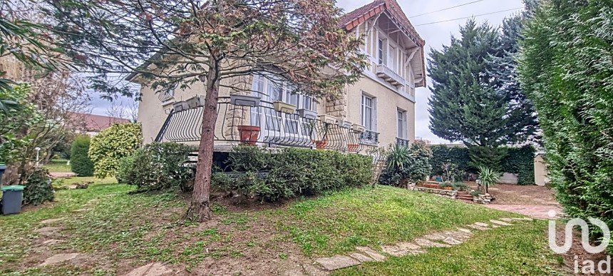 Maison traditionnelle 8 pièces de 122 m² à Taverny (95150)