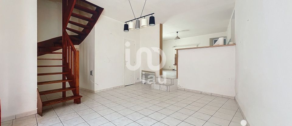 Town house 4 rooms of 76 m² in Sougéal (35610)