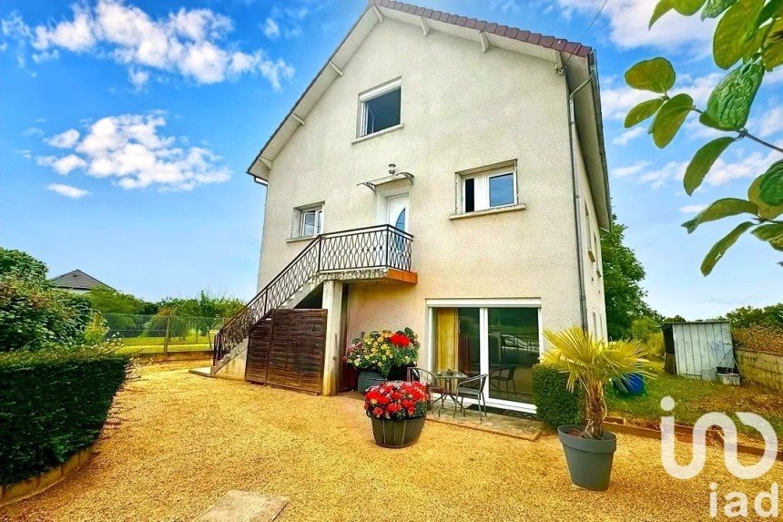 Maison 9 pièces de 175 m² à Cosne-Cours-sur-Loire (58200)