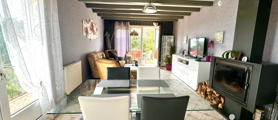 Maison 9 pièces de 175 m² à Cosne-Cours-sur-Loire (58200)