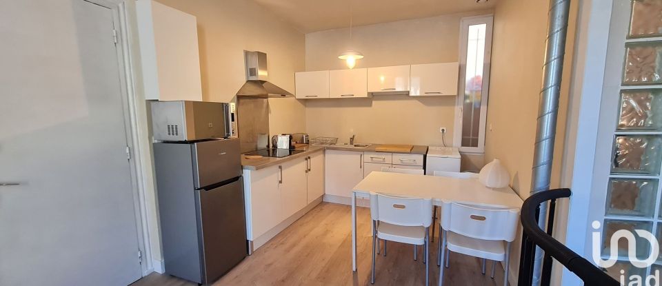 Appartement 2 pièces de 53 m² à Bordeaux (33000)