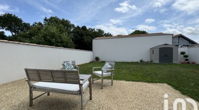 House 4 rooms of 86 m² in Yves (17340)