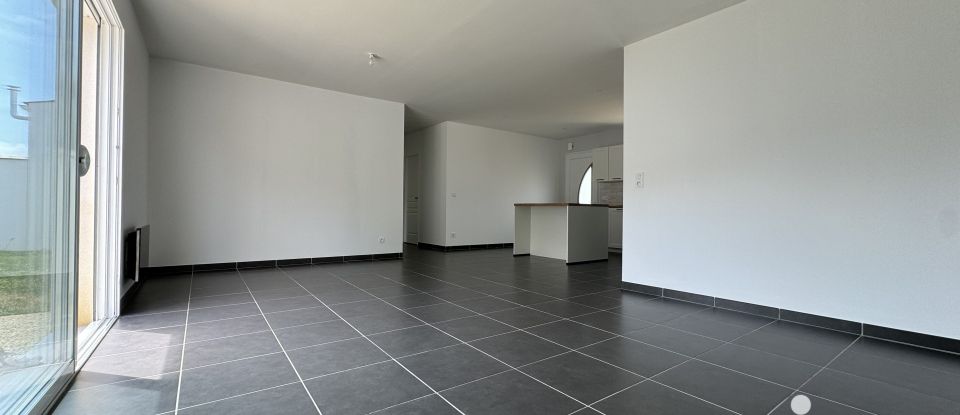 House 4 rooms of 86 m² in Yves (17340)