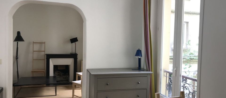 Appartement 2 pièces de 43 m² à Paris (75018)