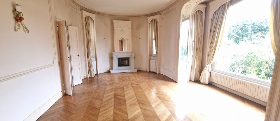 Mansion 15 rooms of 500 m² in Versailles (78000)