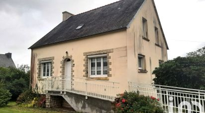 House 7 rooms of 130 m² in Spézet (29540)