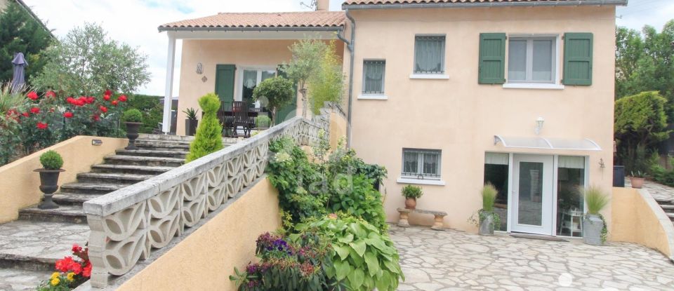 House 6 rooms of 137 m² in Comprégnac (12100)