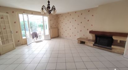 Maison 7 pièces de 162 m² à Valdivienne (86300)