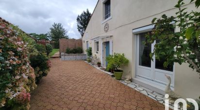 Maison traditionnelle 6 pièces de 163 m² à Mouilleron-Saint-Germain (85390)