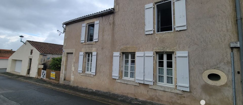 Maison traditionnelle 6 pièces de 163 m² à Mouilleron-Saint-Germain (85390)