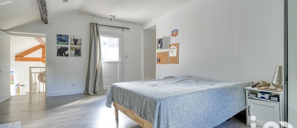 Maison 12 pièces de 343 m² à Juziers (78820)