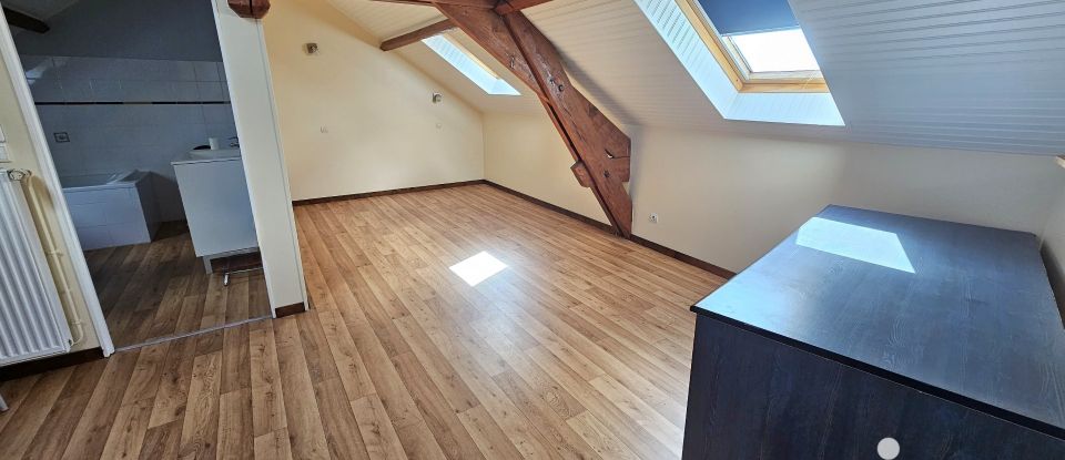 Maison 5 pièces de 218 m² à Saint-Agnant-de-Versillat (23300)