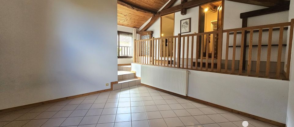 Maison 5 pièces de 218 m² à Saint-Agnant-de-Versillat (23300)