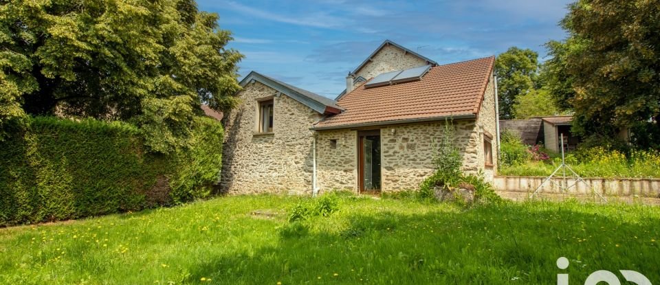 Maison 5 pièces de 218 m² à Saint-Agnant-de-Versillat (23300)