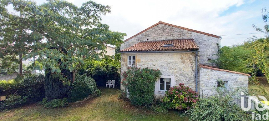 Village house 7 rooms of 164 m² in La Rochénard (79270)