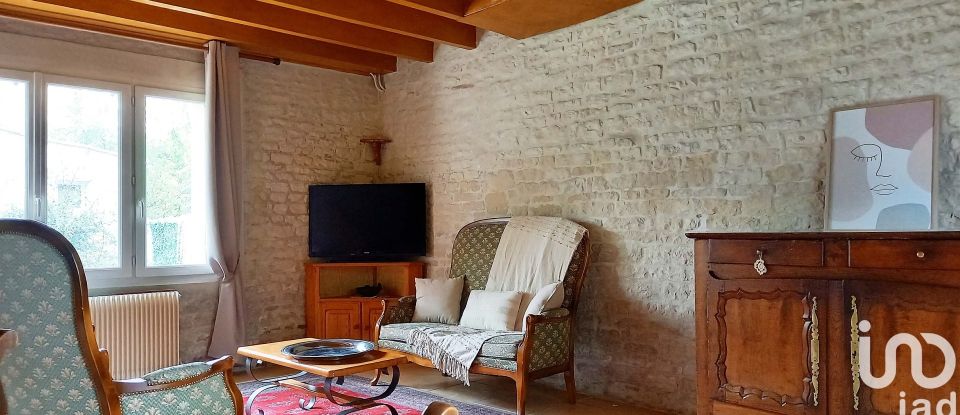 Village house 7 rooms of 164 m² in La Rochénard (79270)