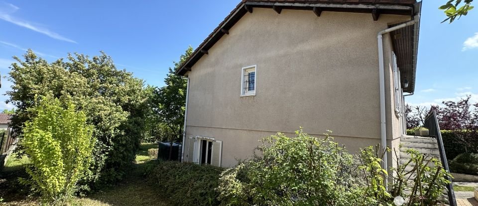 Traditional house 5 rooms of 106 m² in Pessat-Villeneuve (63200)