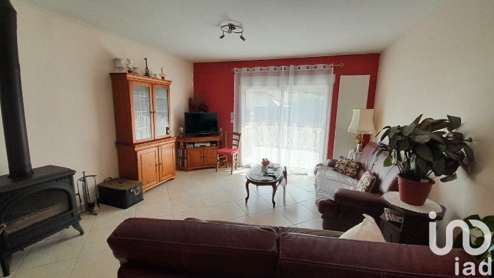 House 4 rooms of 82 m² in Parçay-Meslay (37210)