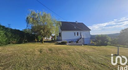 Maison 8 pièces de 240 m² à Carlat (15130)