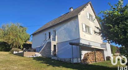 Maison 8 pièces de 240 m² à Carlat (15130)