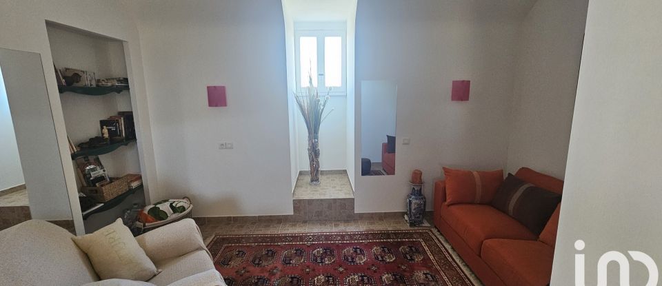 House 8 rooms of 240 m² in Carlat (15130)