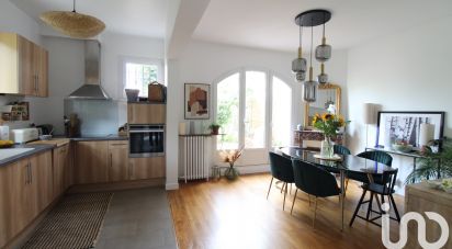 Traditional house 6 rooms of 120 m² in Houilles (78800)