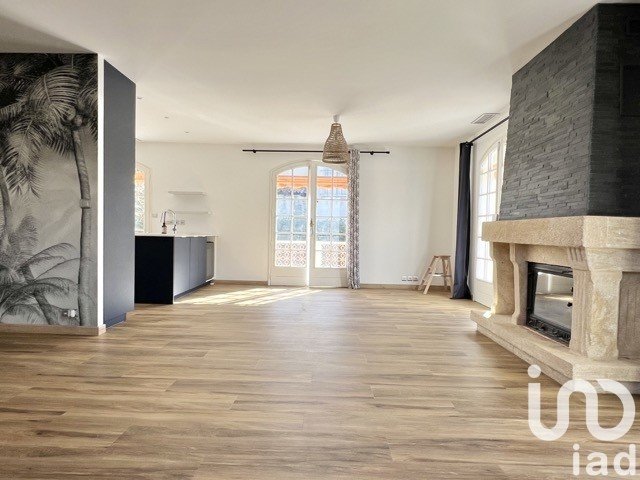 Maison 8 pièces de 200 m² à Bruges (33520)