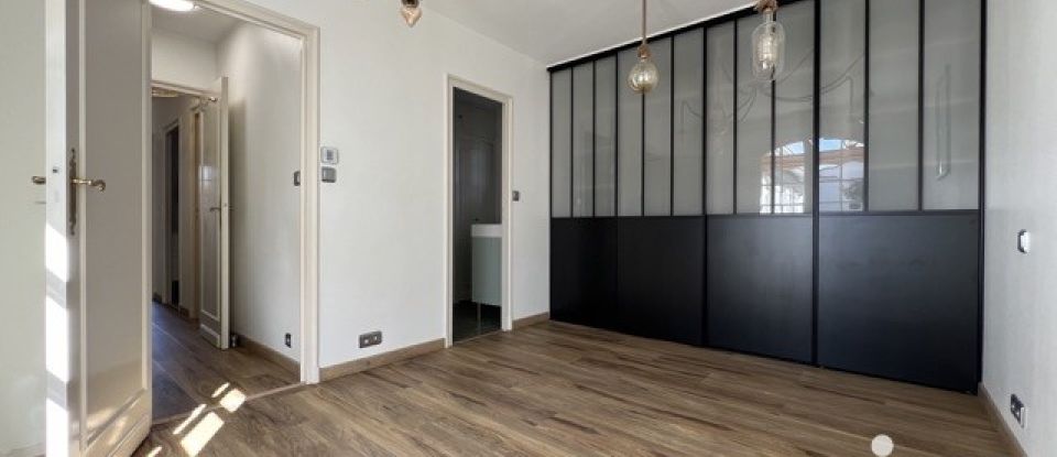 Maison 8 pièces de 200 m² à Bruges (33520)