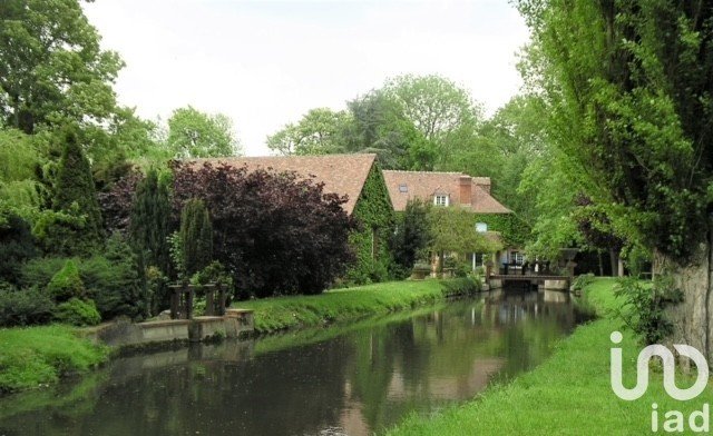 Moulin 10 pièces de 350 m² à Saint-André-de-l'Eure (27220)