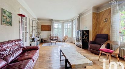 House 10 rooms of 260 m² in Sceaux (92330)